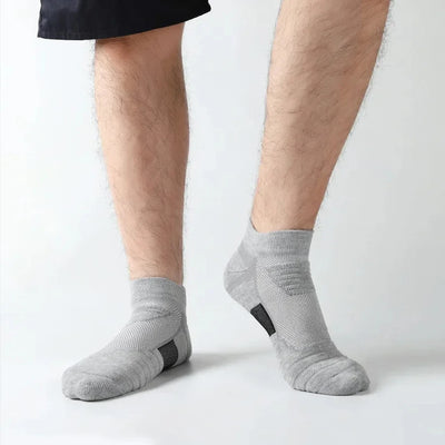 Anti-slip breathable cotton football socks for men, sizes 39-45